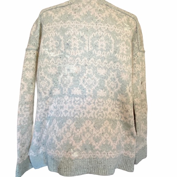 WILDFOX Built In A Day Gray Distressed Sweater XS - Picture 10 of 12